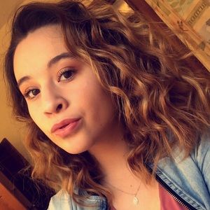 Meet your Posher, Raquel